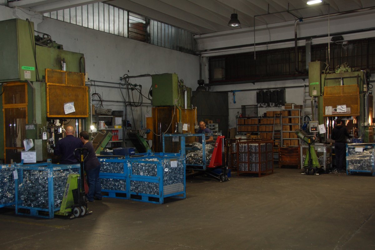 Union Press Engineering S.r.l. - Magazzino - Finitura